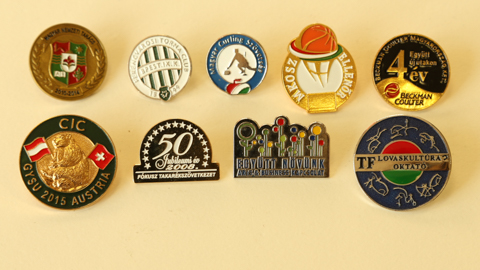 medals-pins-and-badges